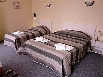 **  Logis Hotel Le Bretagne Le Vivier-sur-Mer Frankreich