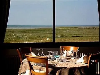 Logis Hotel Le Bretagne Le Vivier-sur-Mer 2*,