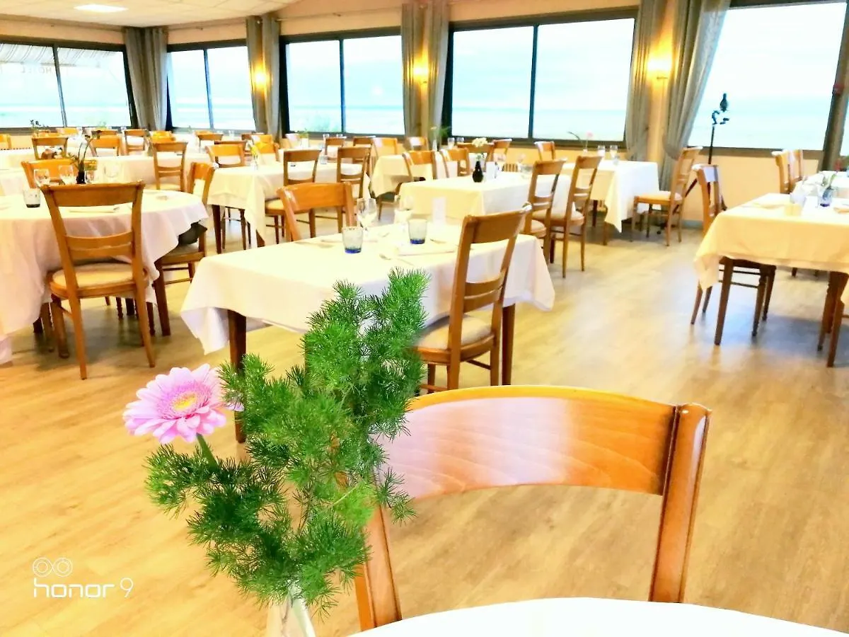 Logis Hotel Le Bretagne Le Vivier-sur-Mer